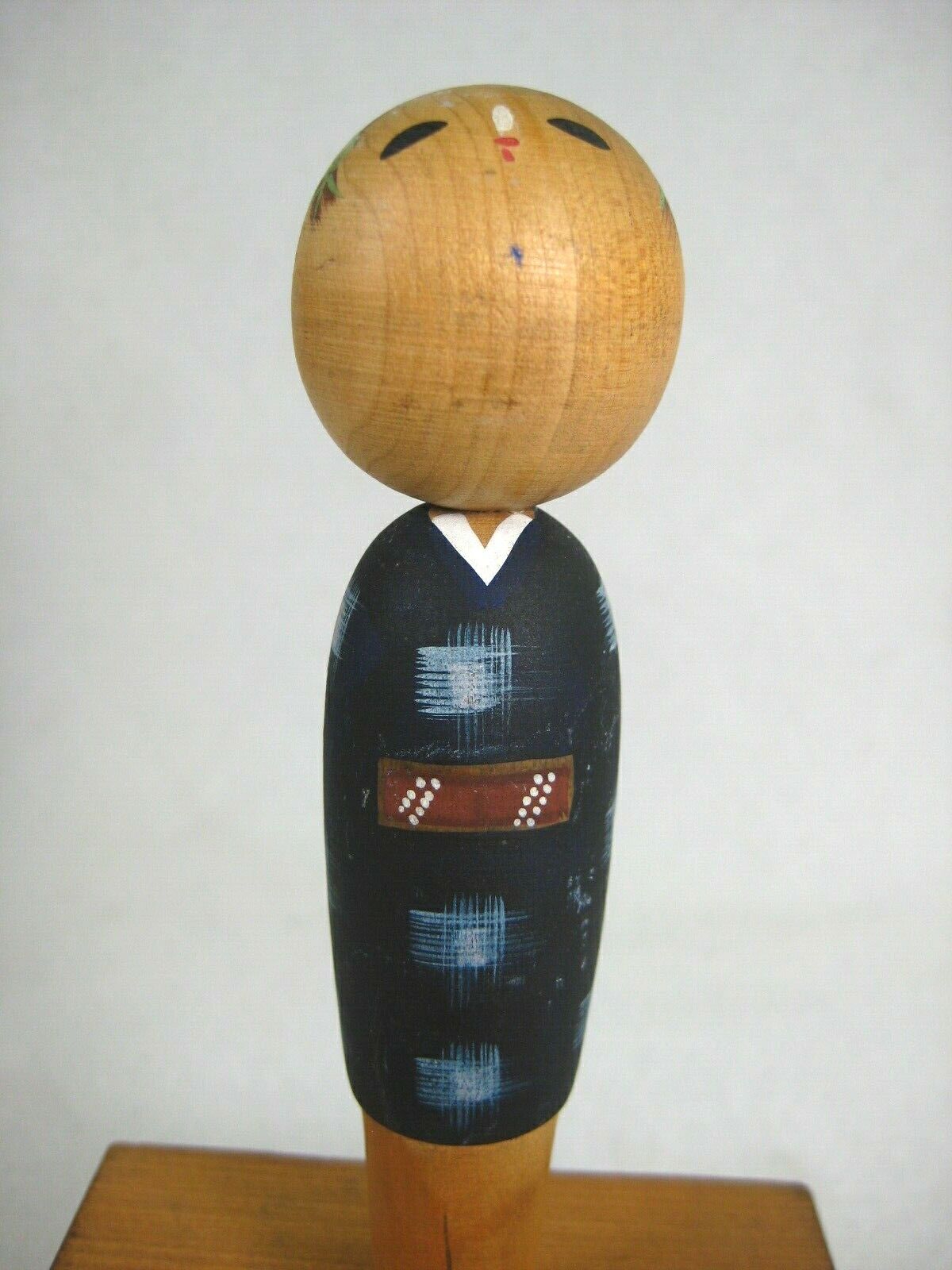 Vintage Japanese Showa Era (C.1940) Wooden Kokeshi Doll Blue Ikat Kimono 4 1/2"