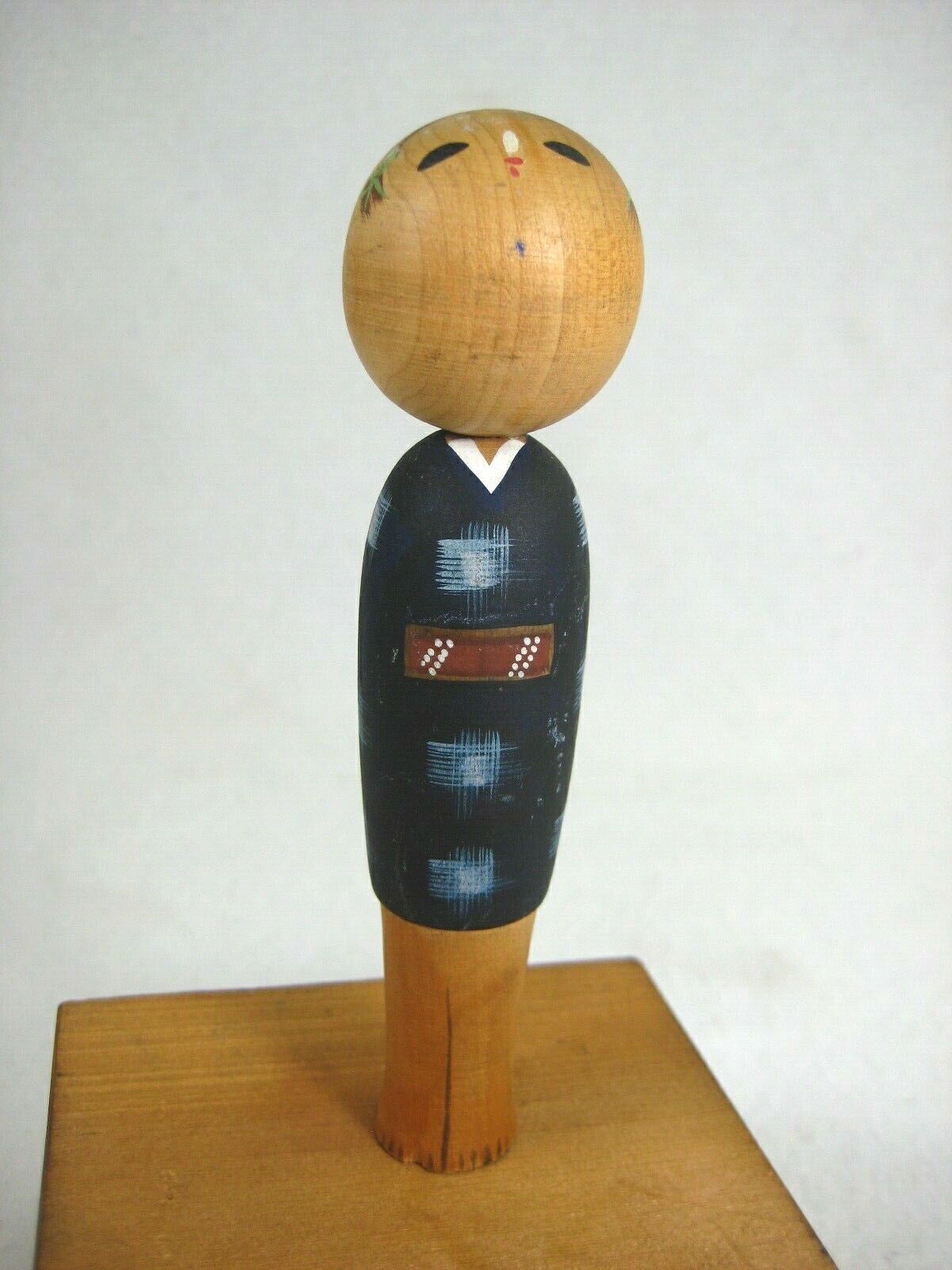 Vintage Japanese Showa Era (C.1940) Wooden Kokeshi Doll Blue Ikat Kimono 4 1/2"