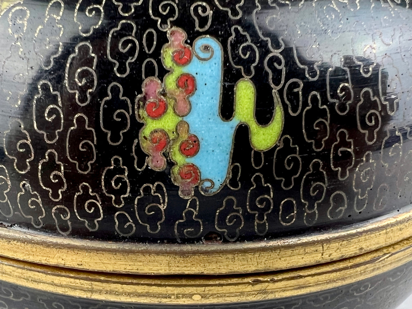 Antique Japanese Meiji Era (late 1800's) Cloisonné Yellow Dragon Jar / Box 3.5”