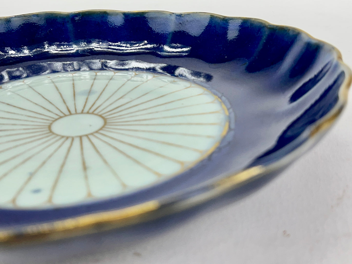 Antique Japanese Taisho Era c1920's Imari Ceramic Plate Chrysanthemum 9"