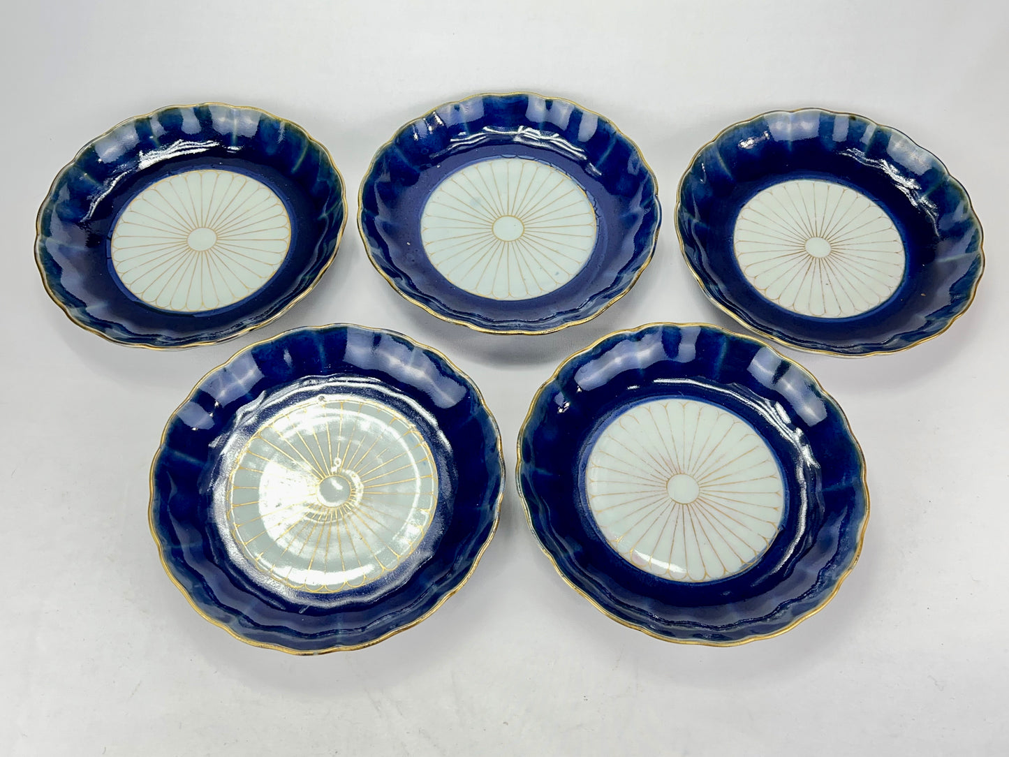 Antique Japanese Taisho Era c1920's Imari Ceramic Plate Chrysanthemum 9"