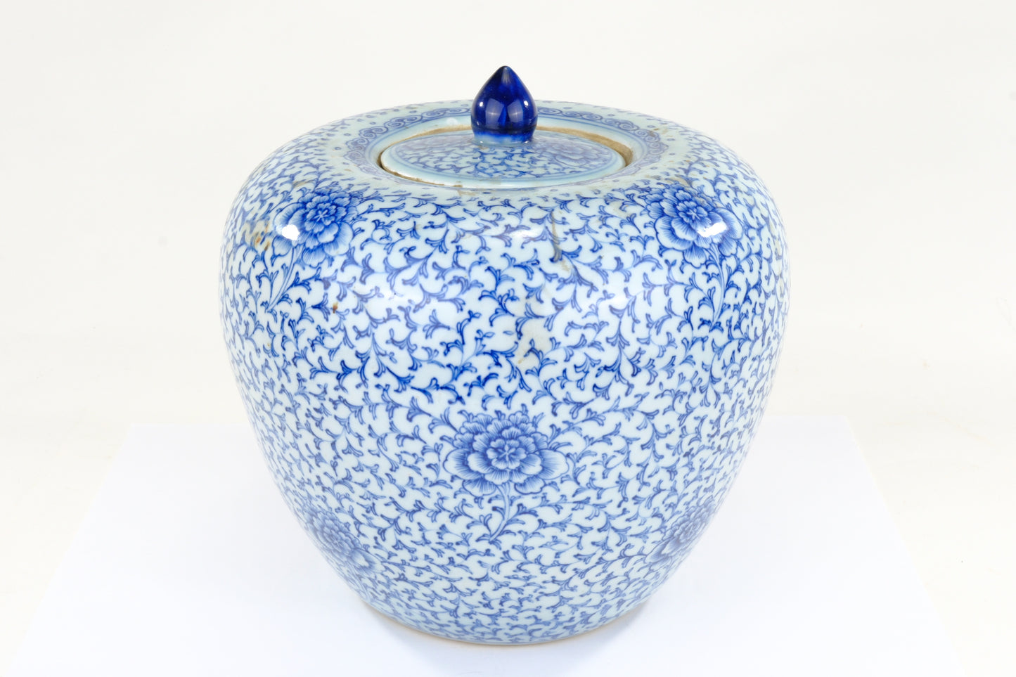 Chinese Blue and White Porcelain Covered Jar Interlocking Lotus Scroll Qing 11H