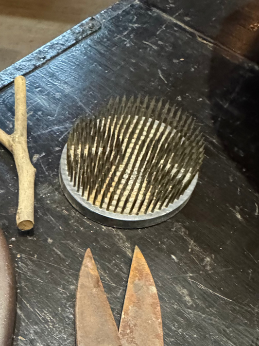 Vintage Japanese Kenzan Ikebana Flower Frog ~2.5"