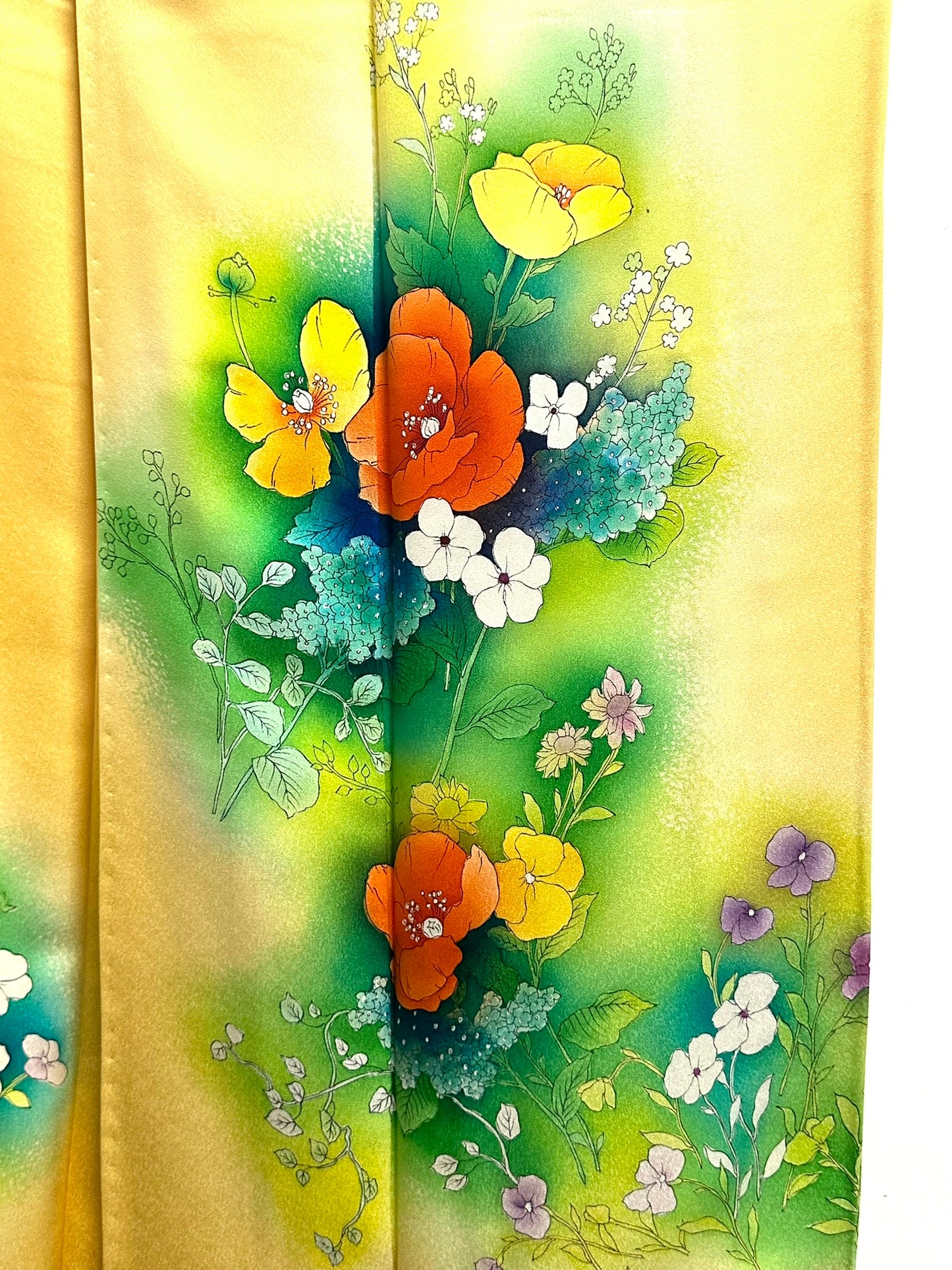 Vintage Japanese Silk Kimono Yuzen Poppy Bouquet Roundels Pale Yellow Showa