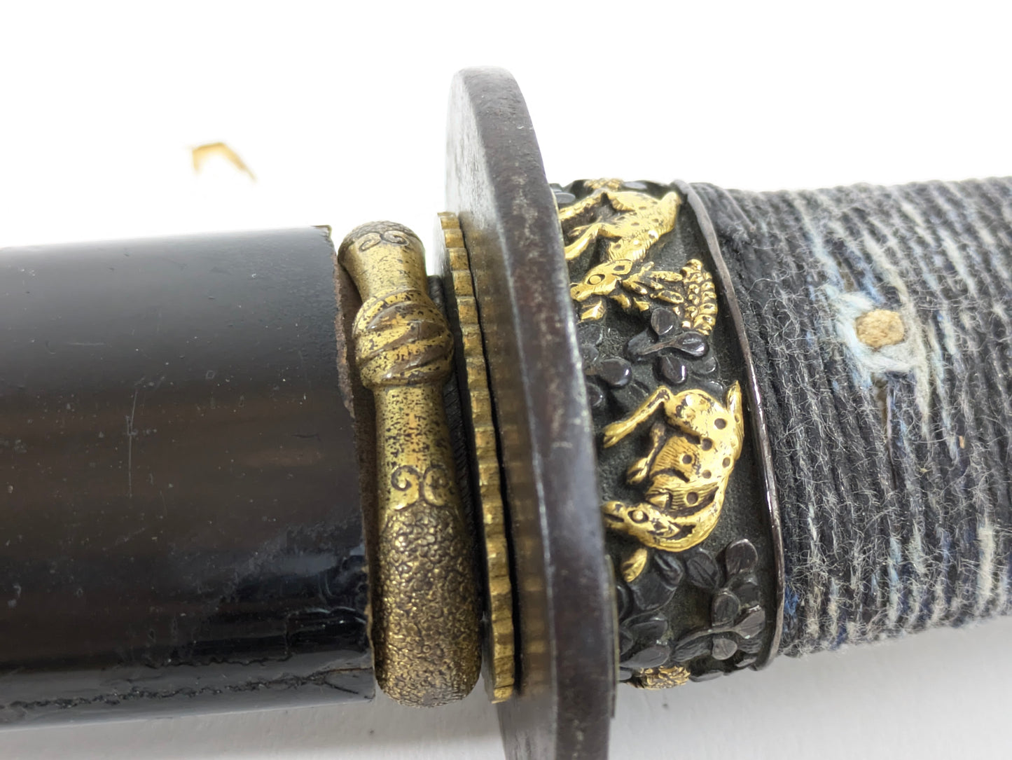 Antique Japanese Tanto – Edo Period – Deer and Pine Fittings, Arrowhead Tsuba, Black Lacquer Saya LS122