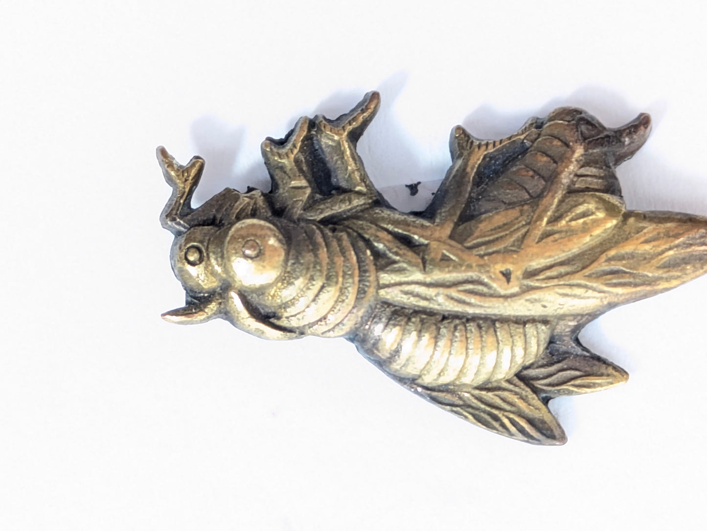 Antique Japanese Edo Period Gilt Copper Menuki Pair of Wasps Suzumebachi In High Relief