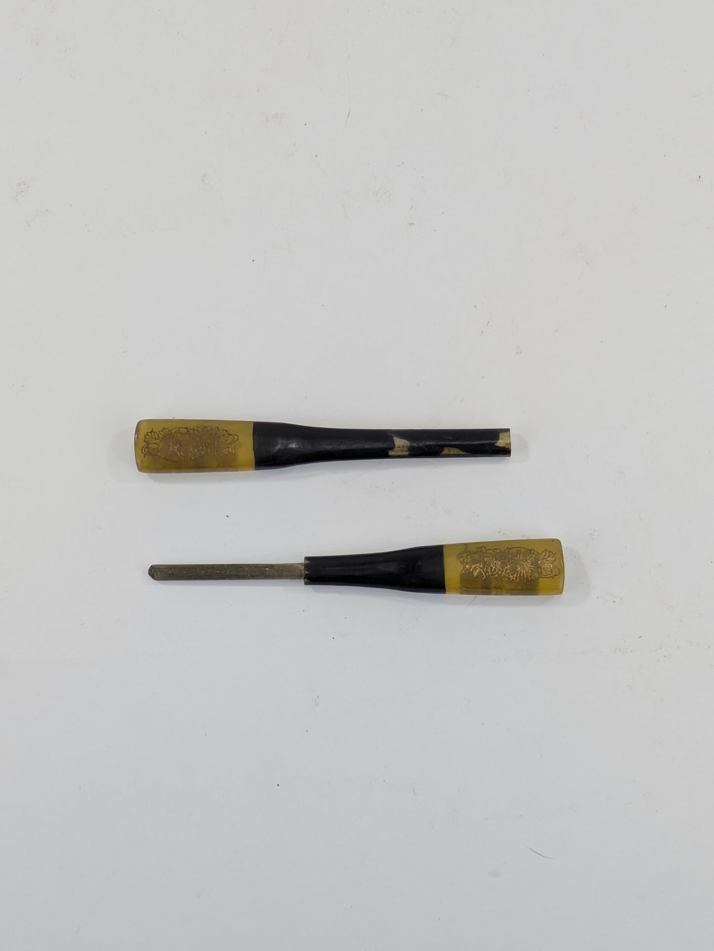 Antique Japanese Kogai Hairpin Bamboo Maki-e Chrysanthemum, c.1880