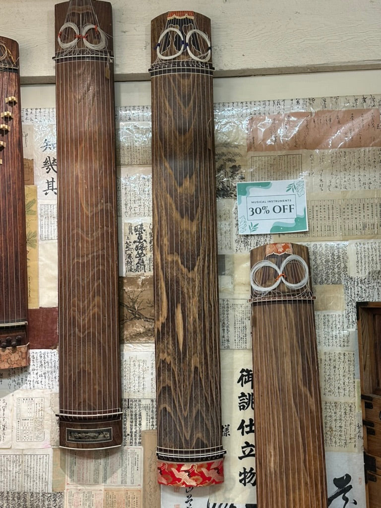 Vintage Japanese 13-String Koto Kiri Wood Zither Crane Brocade 72″L