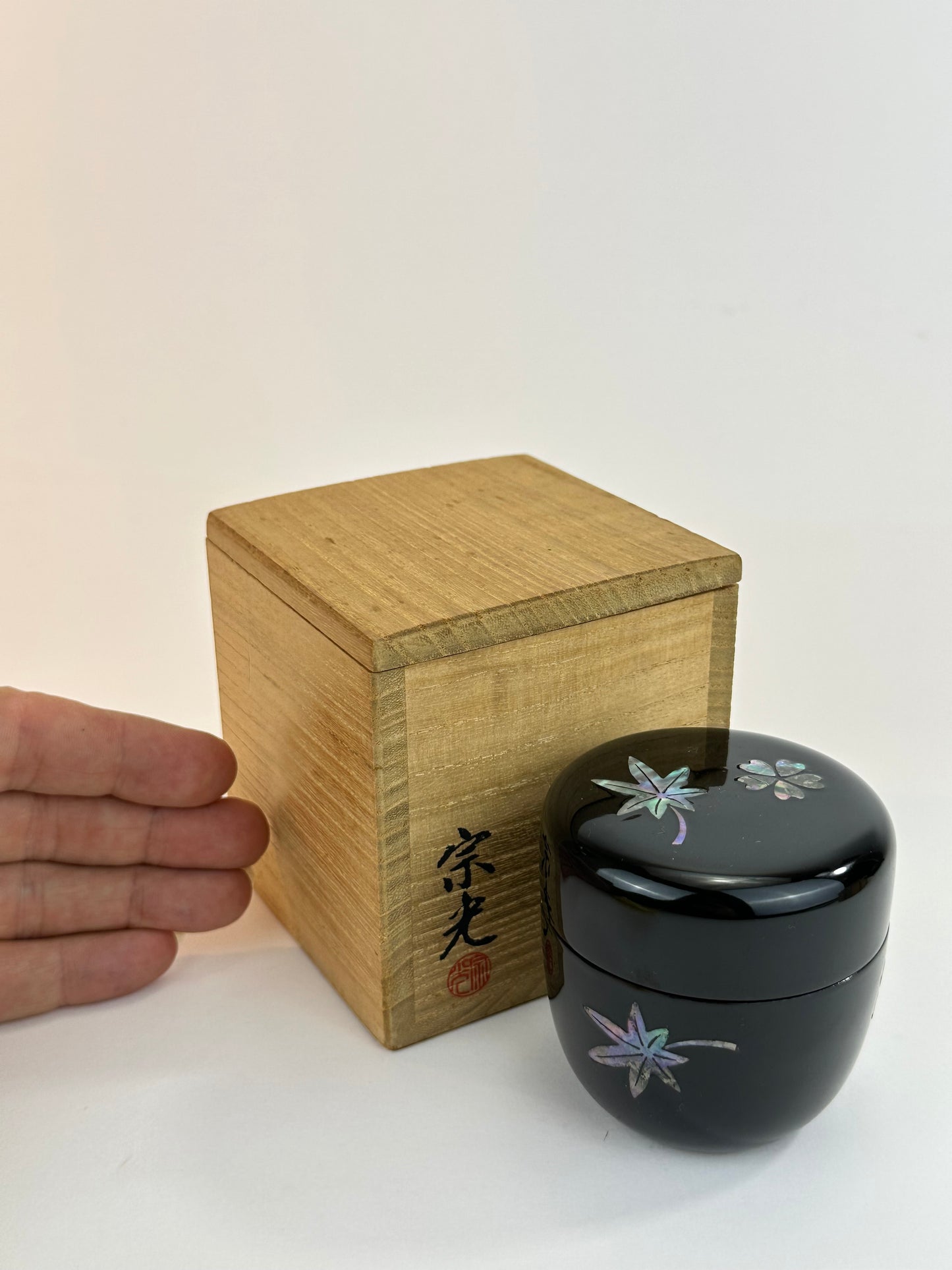 Vintage Japanese Natsume Wooden Tea caddy Raden Cherry blossoms & Maple Leaves