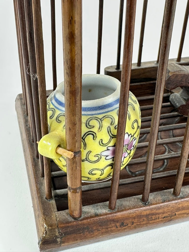 Chinese Hardwood Bamboo Birdcage Famille Jaune Porcelain Pots Carved Fretwork Lid Late Qing 8.5"