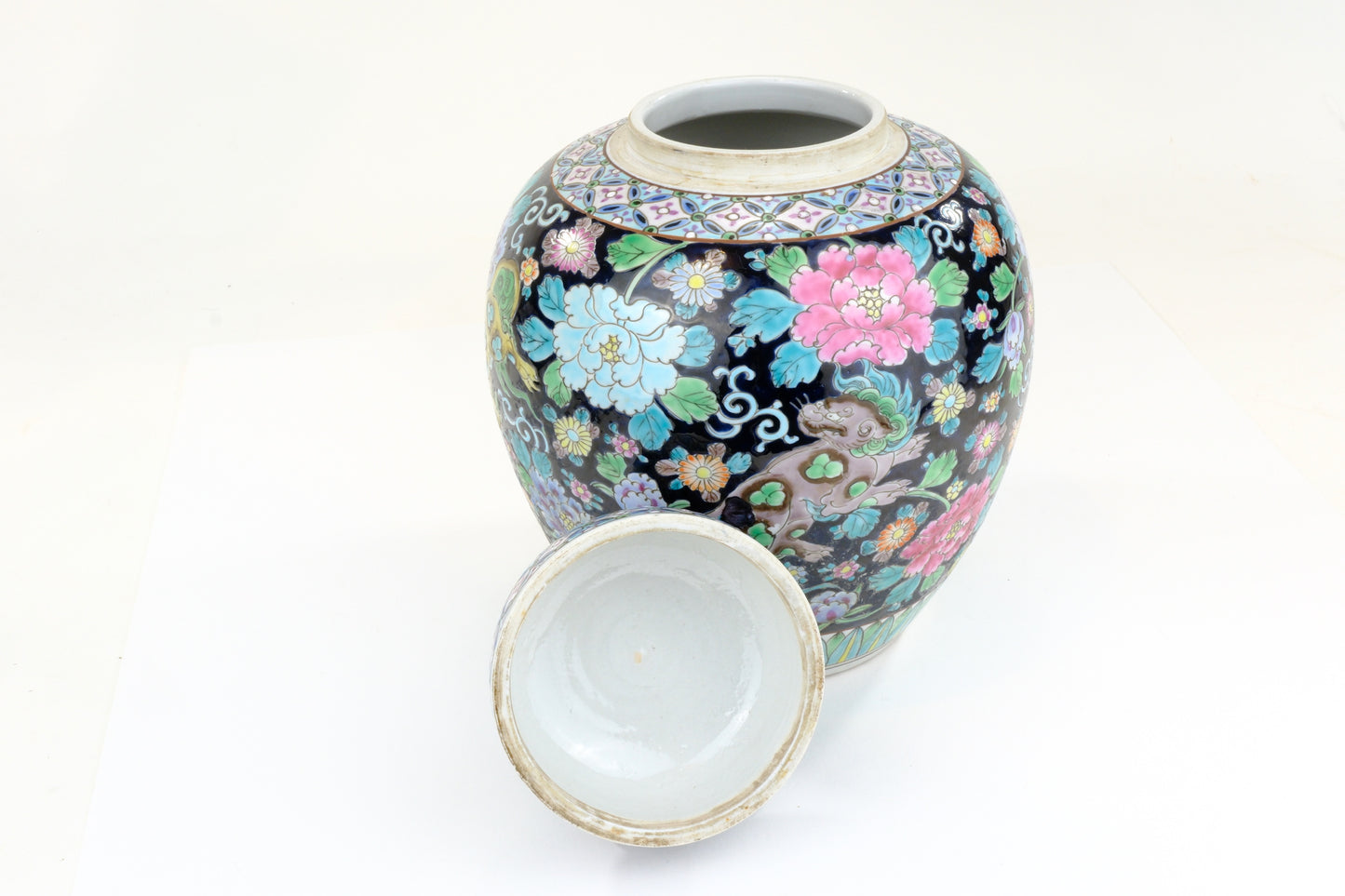 Chinese Famille Noire Porcelain Ginger Jar Shishi Peony Floral Black Ground ~10"H