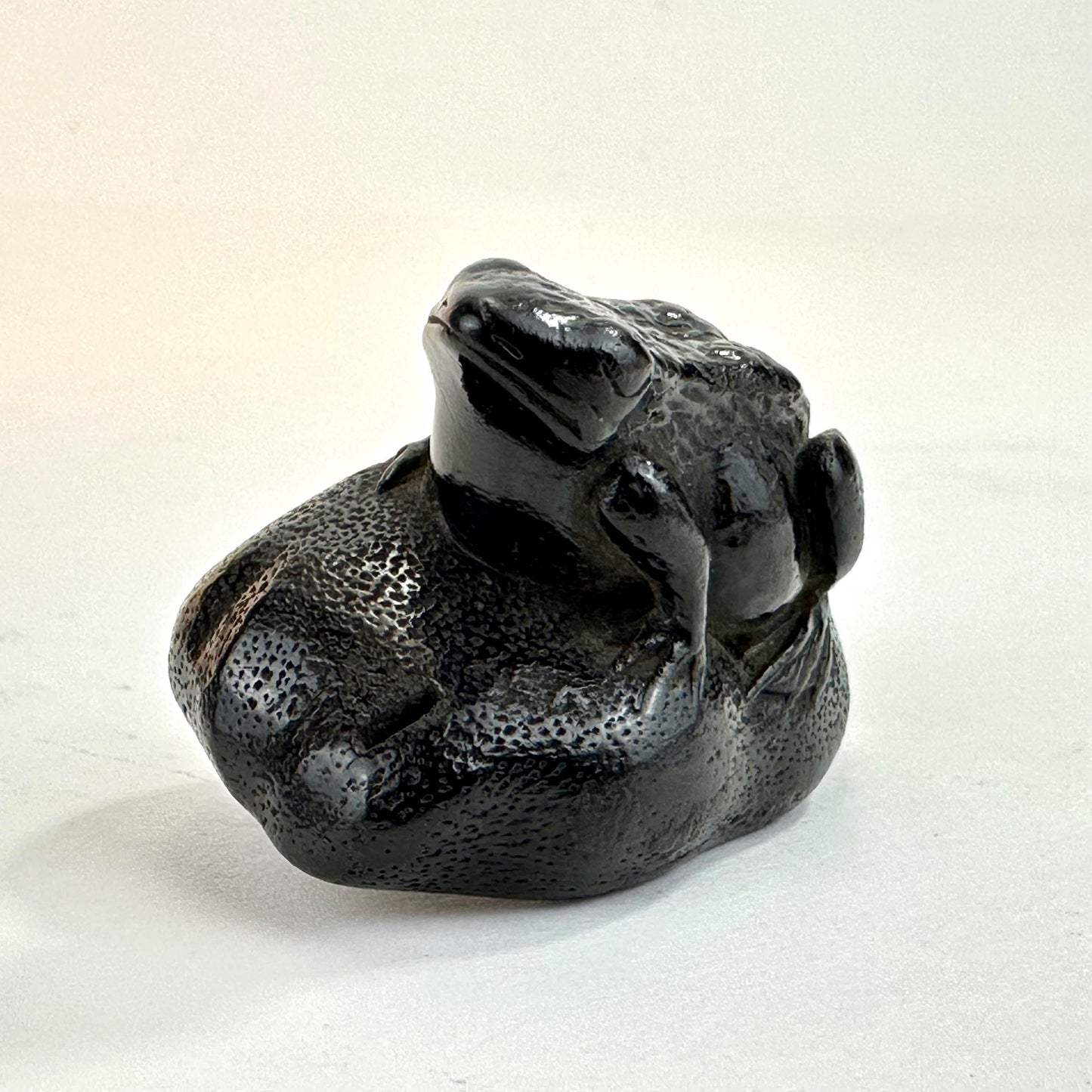 Antique Japanese Signed Blackwood Frog netsuke 2"