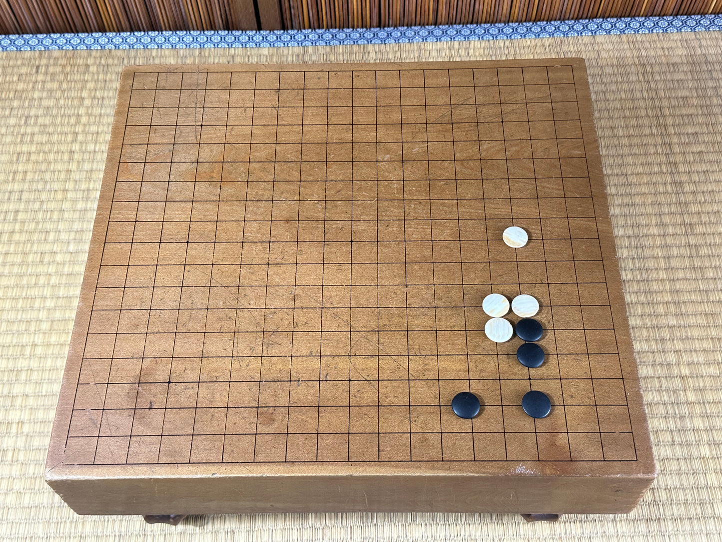 Vintage Japanese Katsura Go Board Floor Goban with Carved Tulip Legs 9cm Thick B2