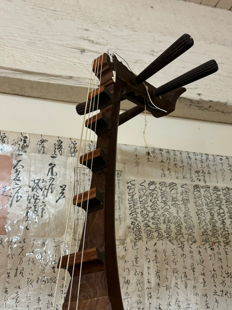 Vintage Japanese Chikuzen Biwa 4-String Kiri Wood Lute Moon Inlay 39″L