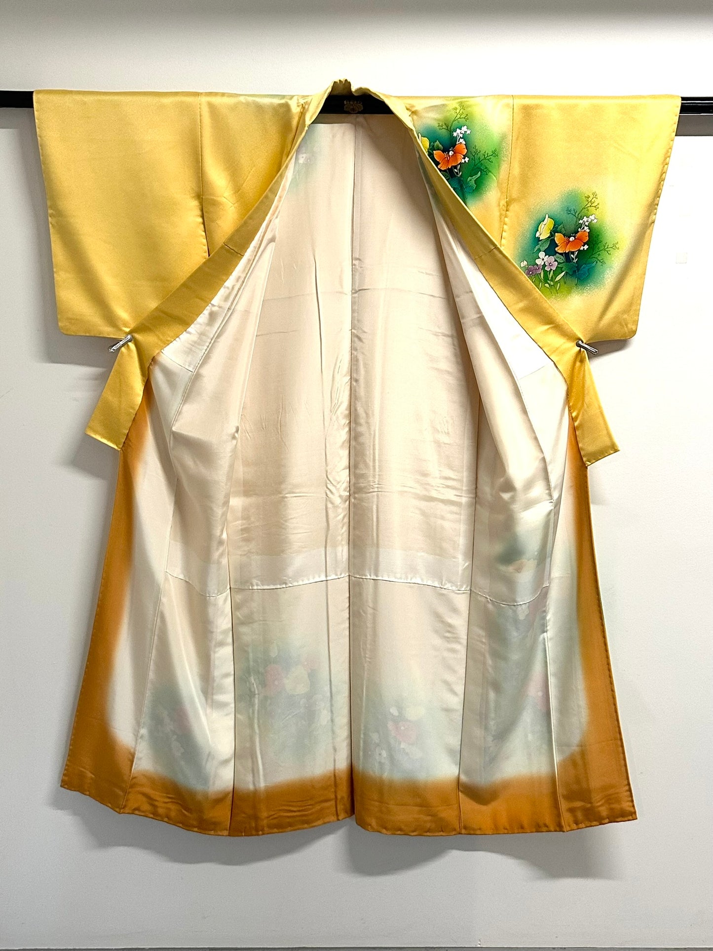 Vintage Japanese Silk Kimono Yuzen Poppy Bouquet Roundels Pale Yellow Showa