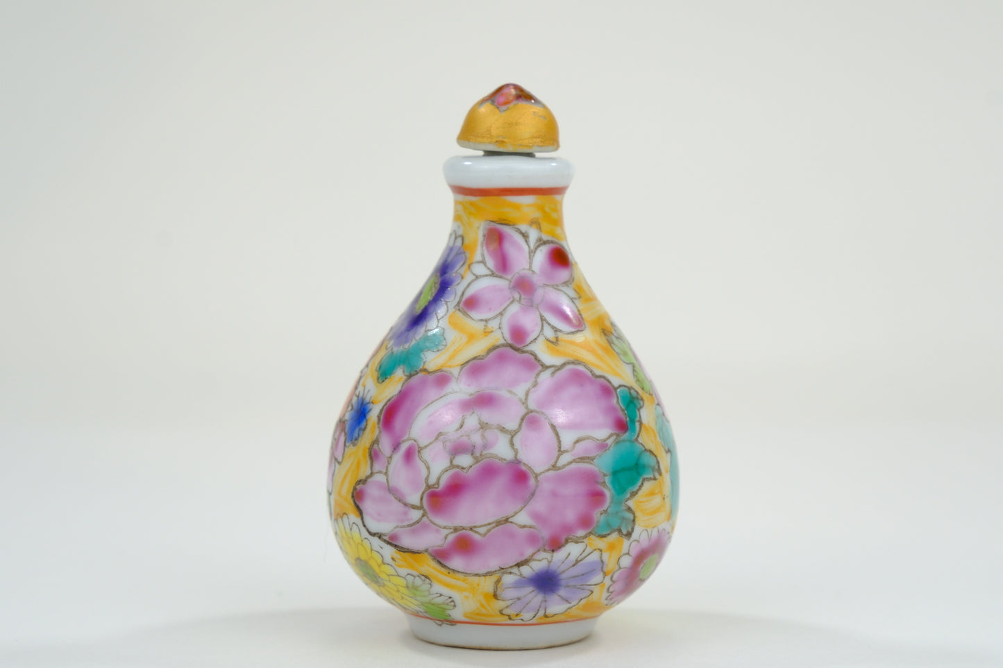 Vintage Chinese Porcelain Floral Motif Snuff Bottle 3"