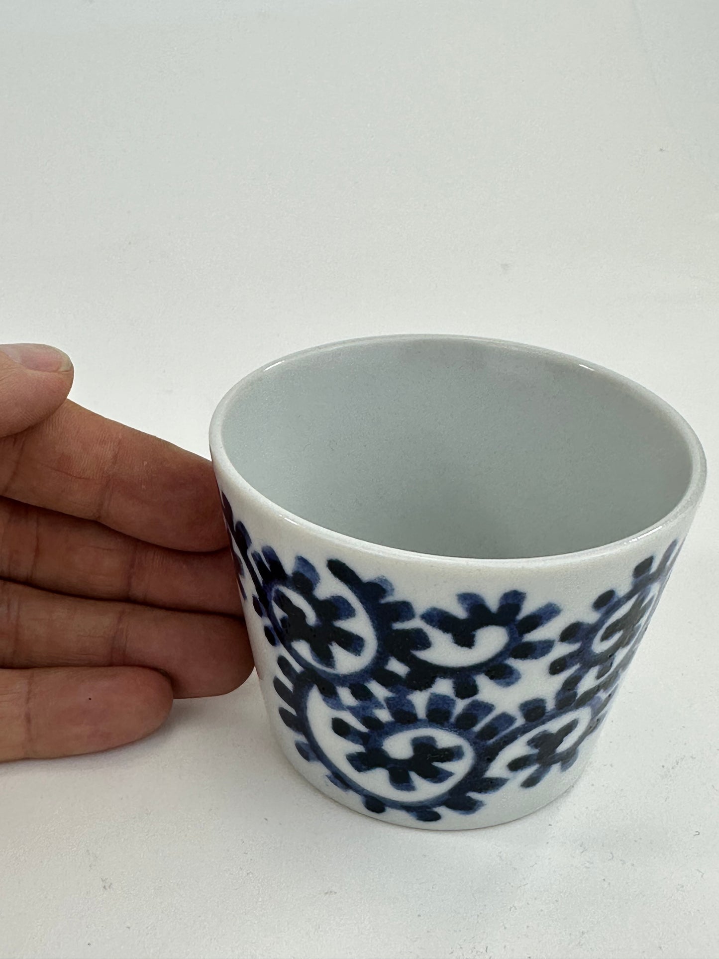 Vintage Japanese Hand Painted Indigo Spiral Yunomi Tea Cup 3"W