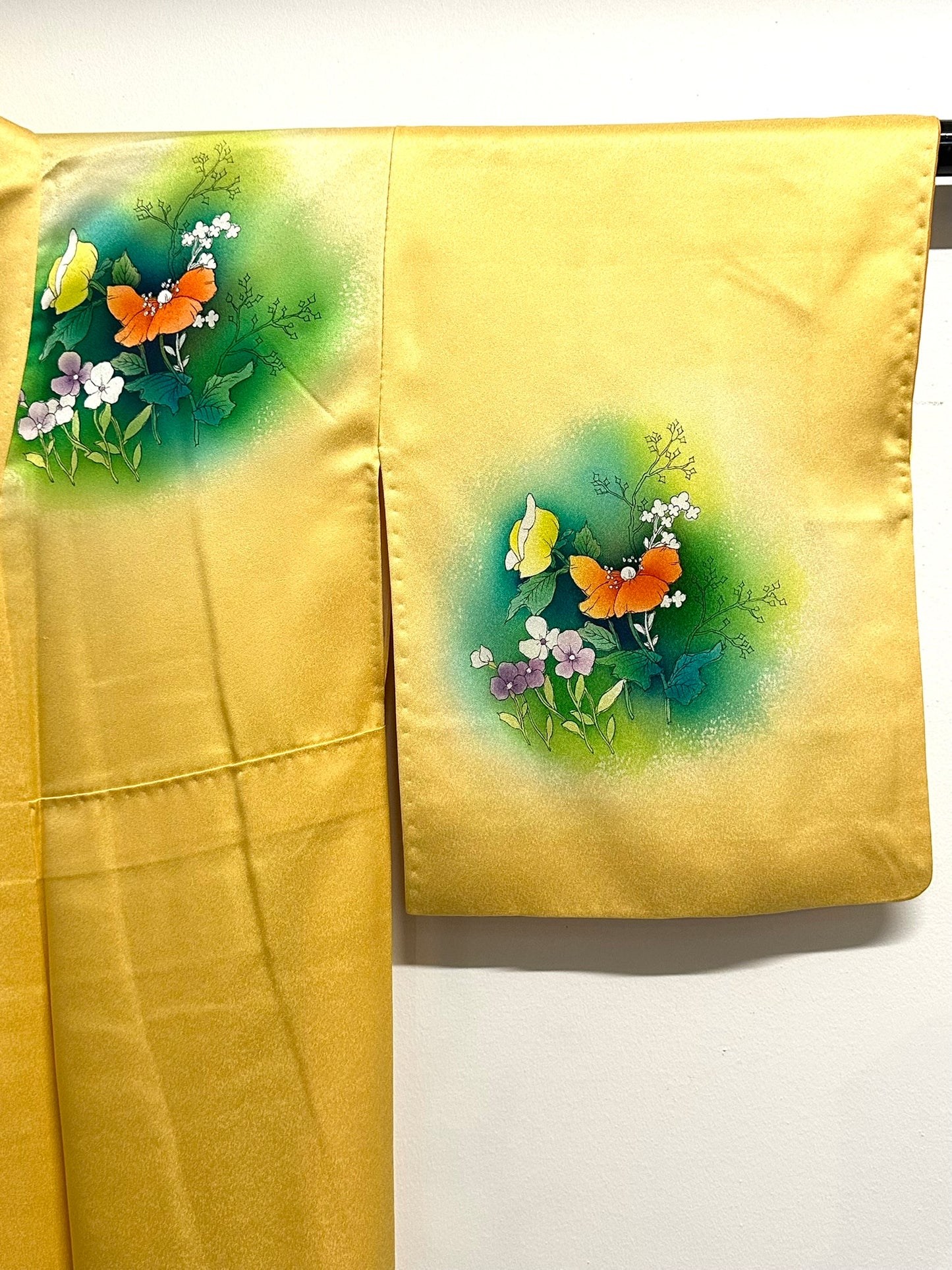 Vintage Japanese Silk Kimono Yuzen Poppy Bouquet Roundels Pale Yellow Showa