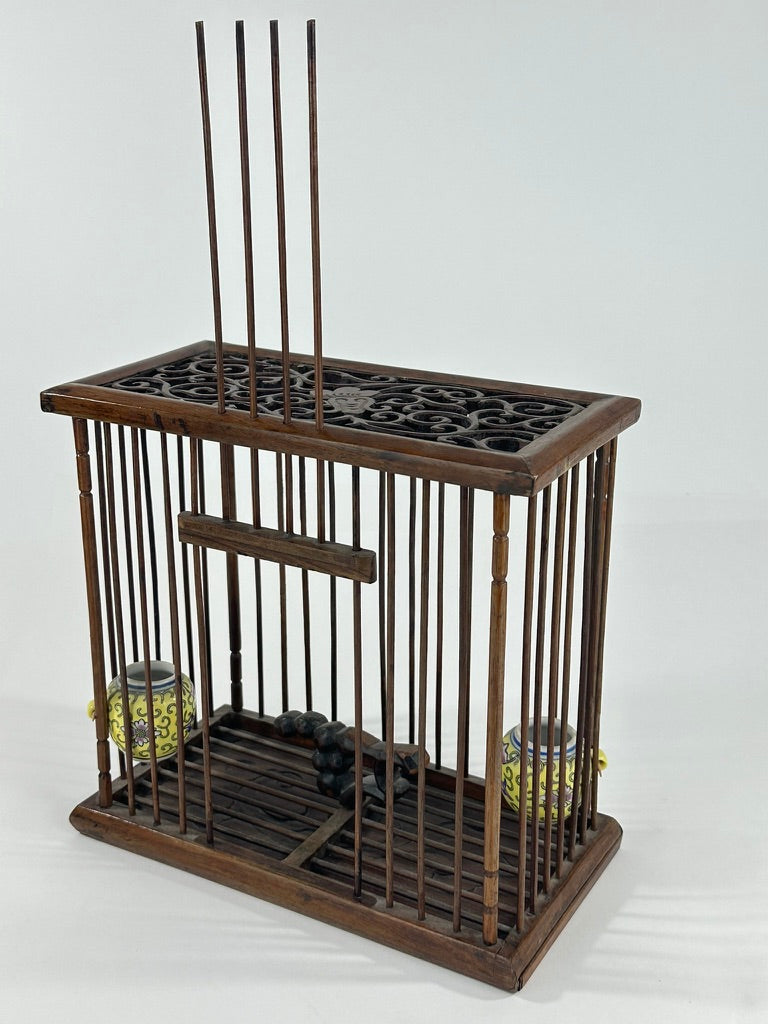 Chinese Hardwood Bamboo Birdcage Famille Jaune Porcelain Pots Carved Fretwork Lid Late Qing 8.5"