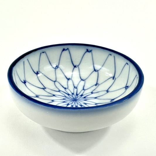 Vintage Japanese Blue-and-White Porcelain Bowl with Radiating Net Pattern 3″W