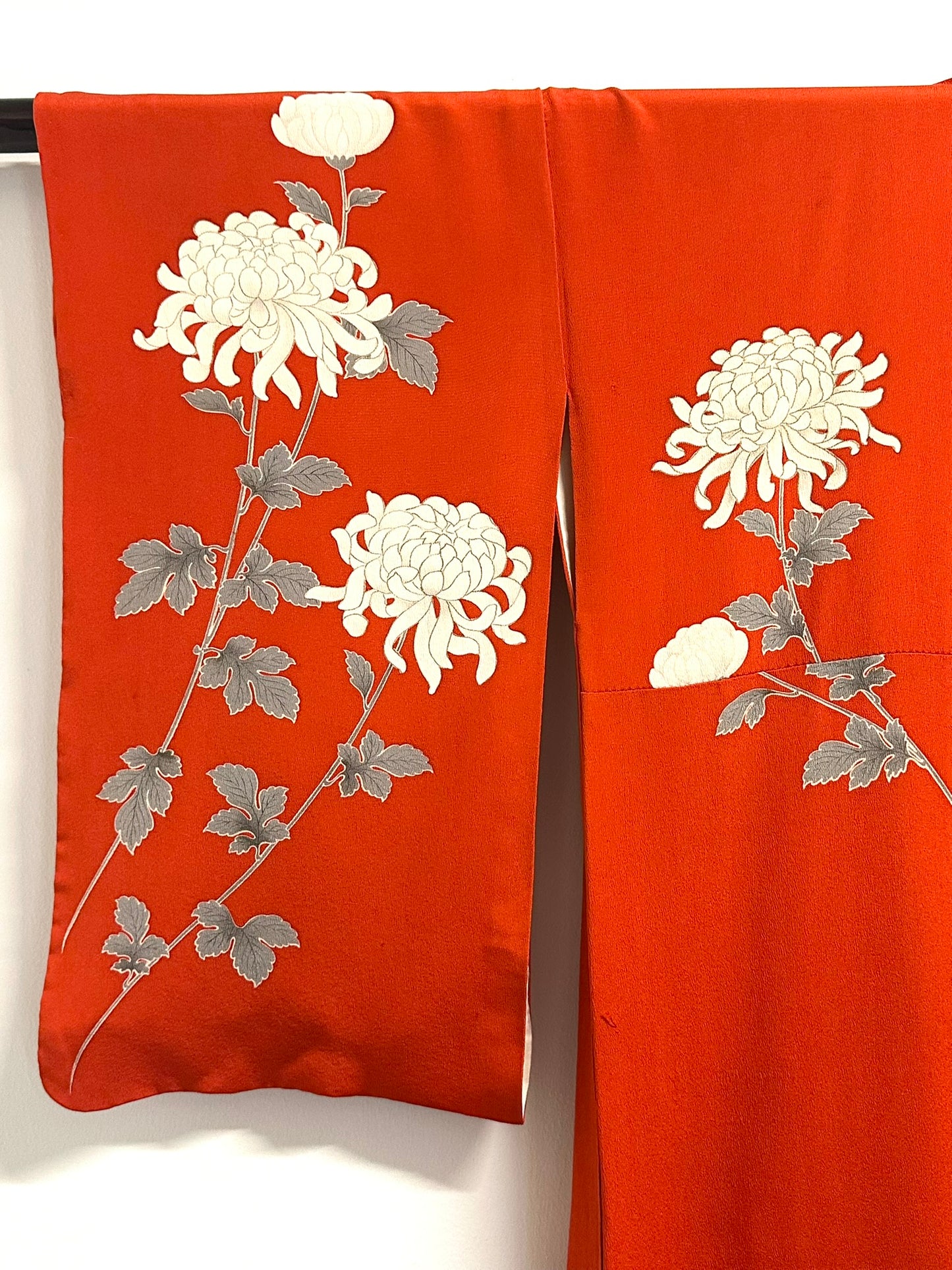 Vintage Japanese Silk Yuzen Kimono White Kiku Chrysanthemum Vermillion Showa