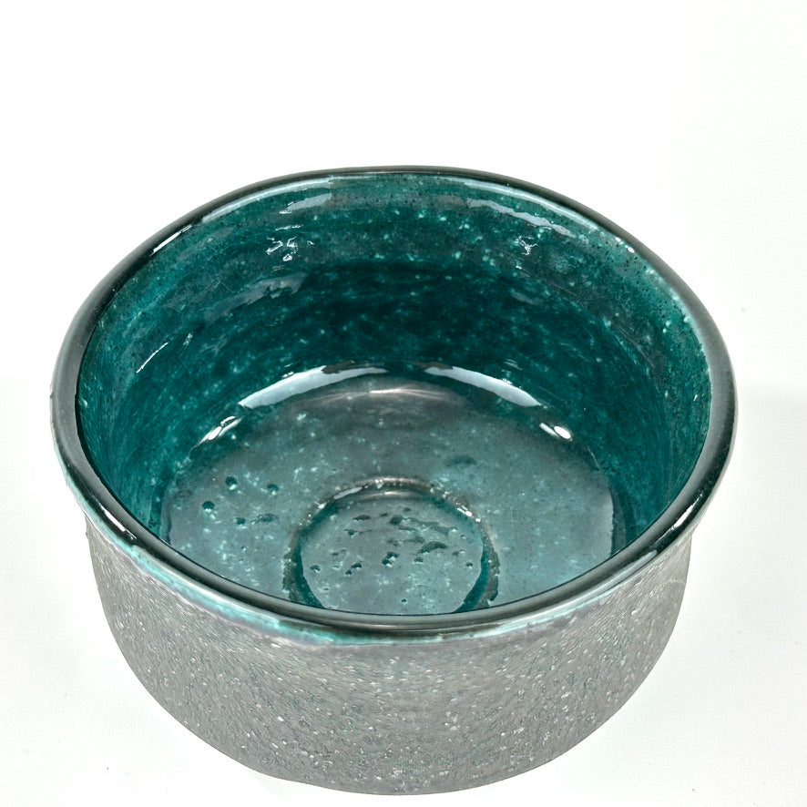 Japanese Mino Ware Chawan Matcha Tea Bowl Blue Teal Interior Grey Speckle Glaze NEW 5"
