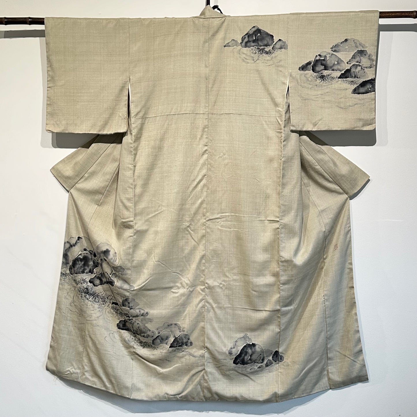 Japanese Tsumugi Silk Kimono Hand Spun/Woven/Painted Boulders Stream Gray