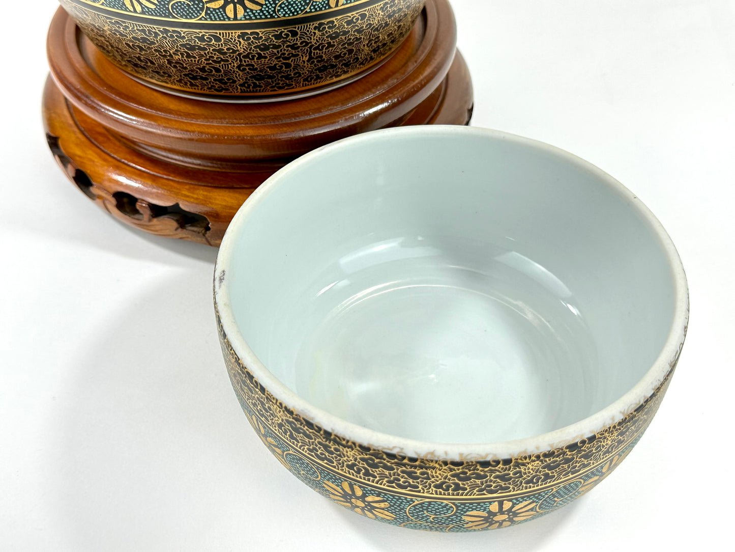 Vintage Kutani Shozan Porcelain Lidded Ginger Jar Green Gold Kiku Hardwood Stand Showa 14.5"
