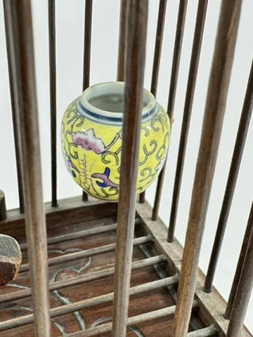 Chinese Hardwood Bamboo Birdcage Famille Jaune Porcelain Pots Carved Fretwork Lid Late Qing 8.5"