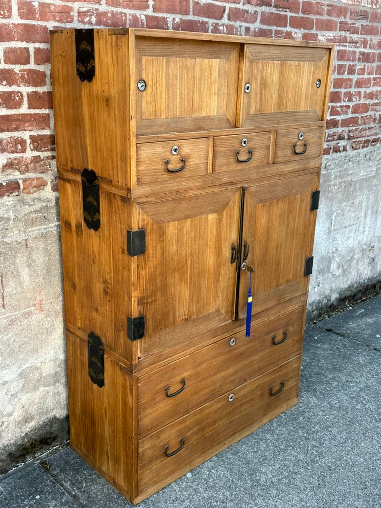 Antique Japanese Taisho Era c1920's Clothing Chest Kiri Ishodansu Tansu 60.5"H
