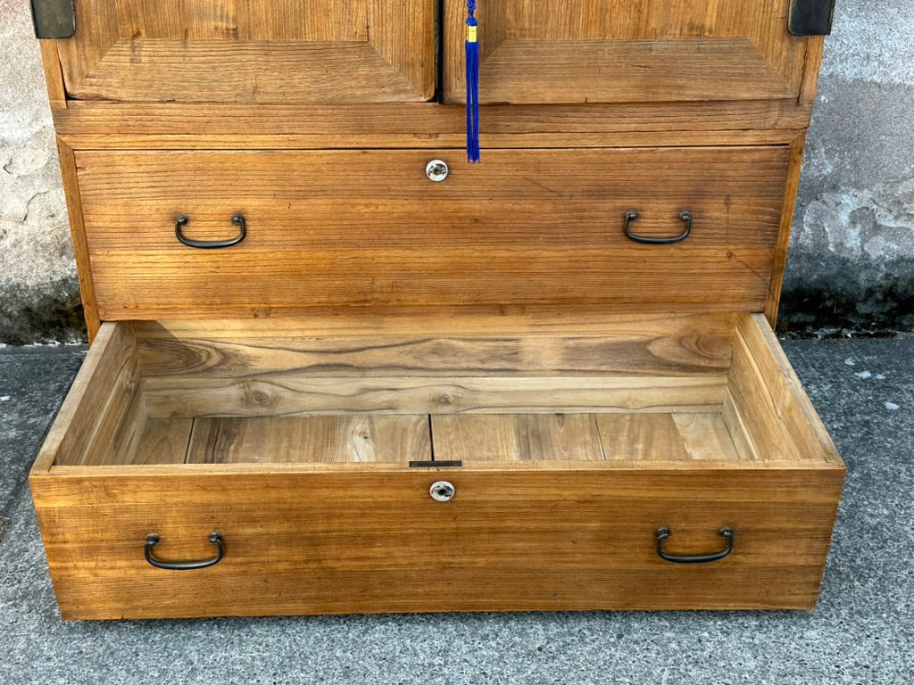 Antique Japanese Taisho Era c1920's Clothing Chest Kiri Ishodansu Tansu 60.5"H