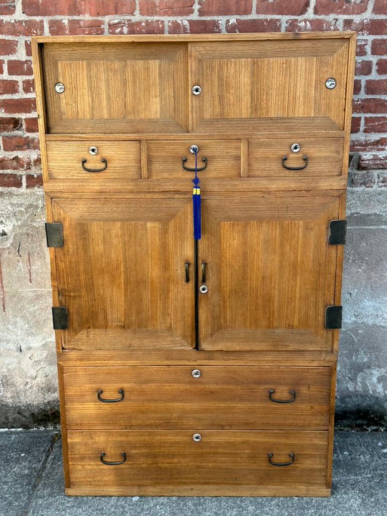 Antique Japanese Taisho Era c1920's Clothing Chest Kiri Ishodansu Tansu 60.5"H