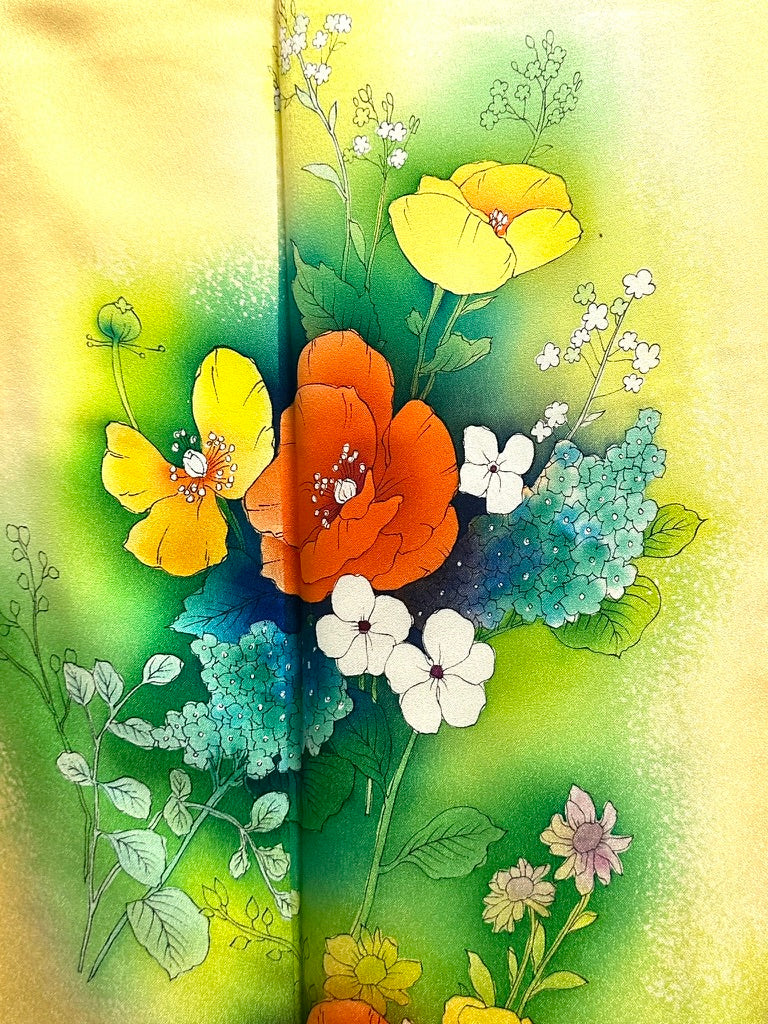 Vintage Japanese Silk Kimono Yuzen Poppy Bouquet Roundels Pale Yellow Showa
