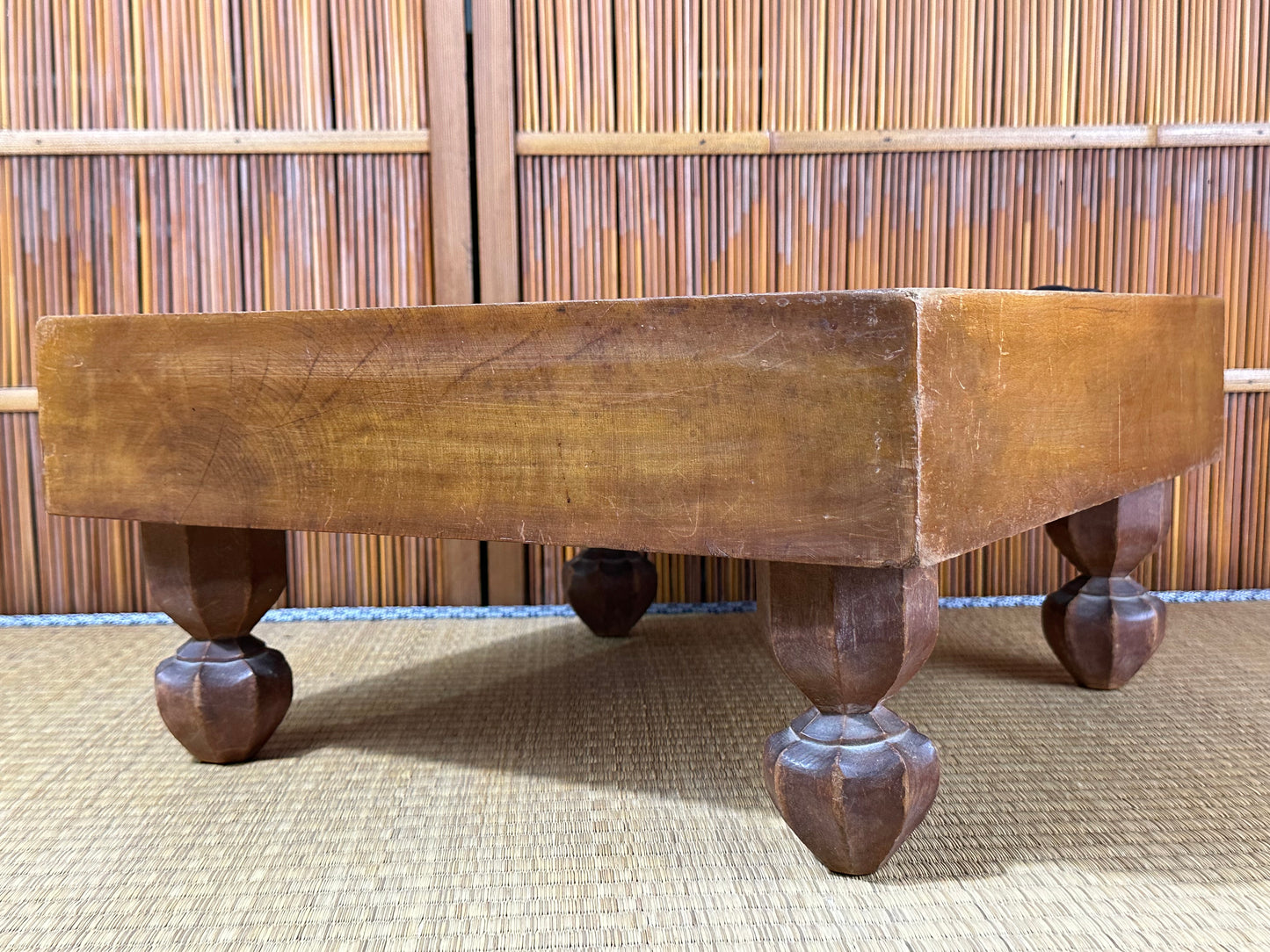 Vintage Japanese Katsura Go Board Floor Goban with Carved Tulip Legs 9cm Thick B2