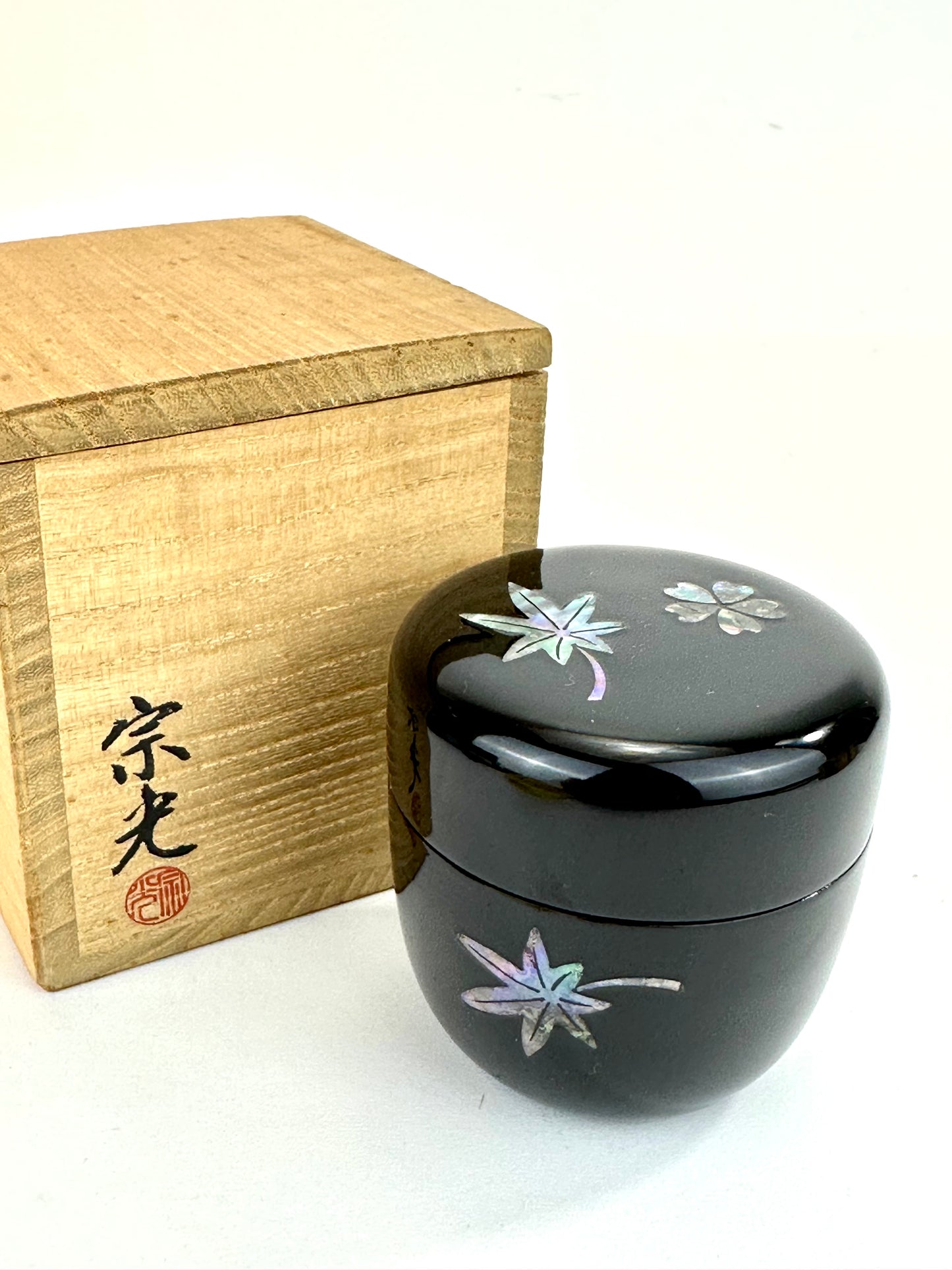 Vintage Japanese Natsume Wooden Tea caddy Raden Cherry blossoms & Maple Leaves