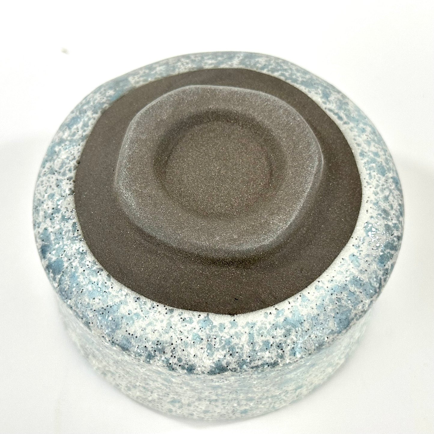 Japanese Chawan Matcha Tea Bowl Grey Speckle Exterior Blue Interior Two Tone Glaze NEW 5"
