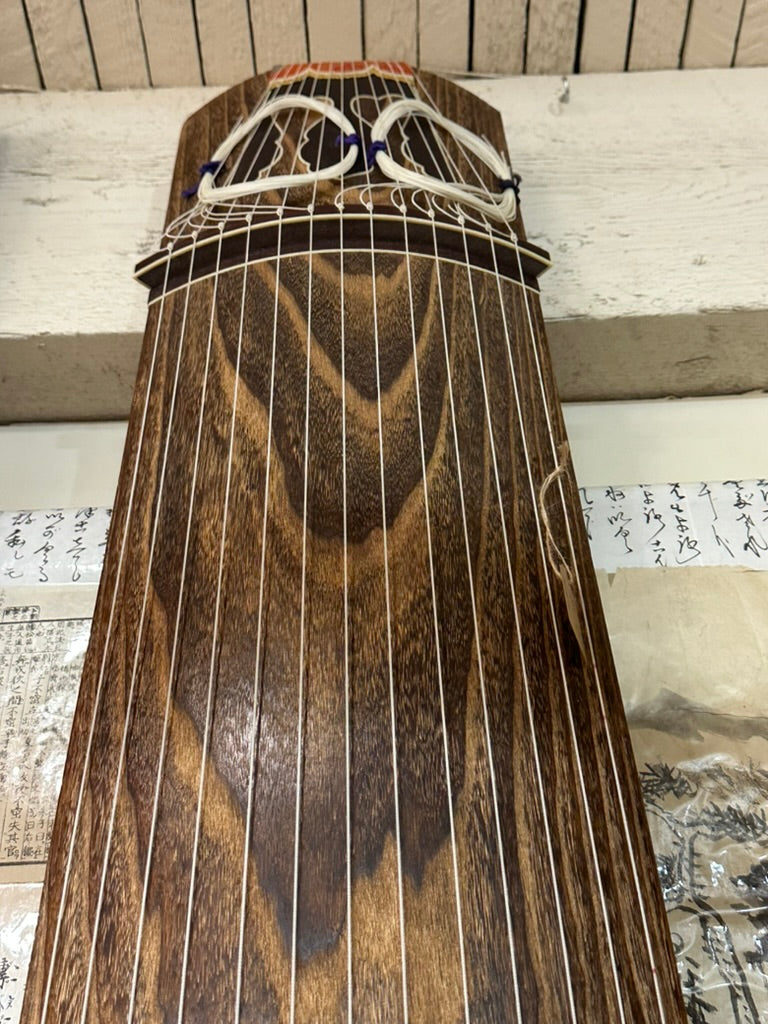 Vintage Japanese 13-String Koto Kiri Wood Zither Crane Brocade 72″L