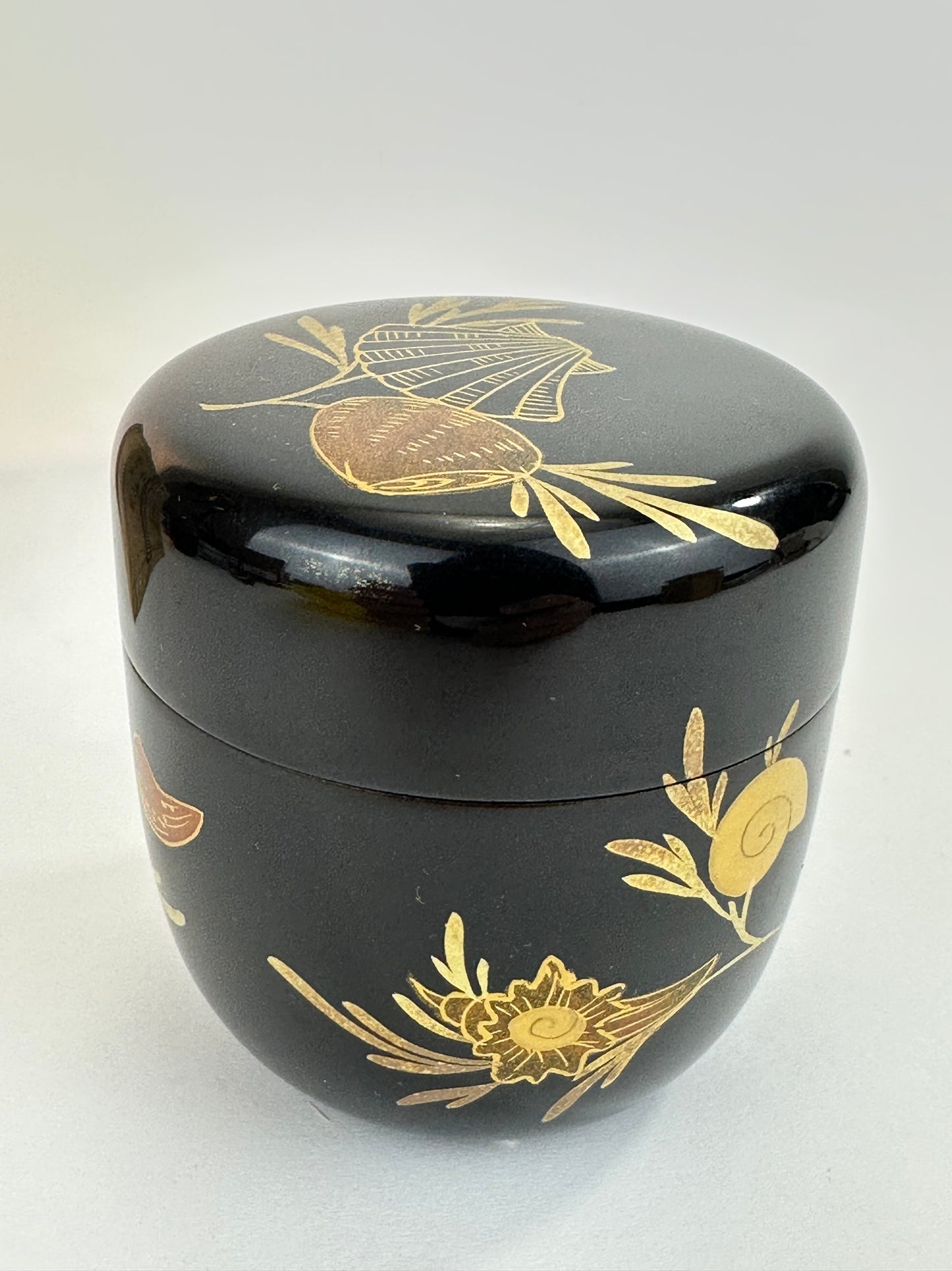 Vintage Japanese Chu-Natsume Wooden Tea Caddy Seashell Motif Mirugai Maki-e w/Box