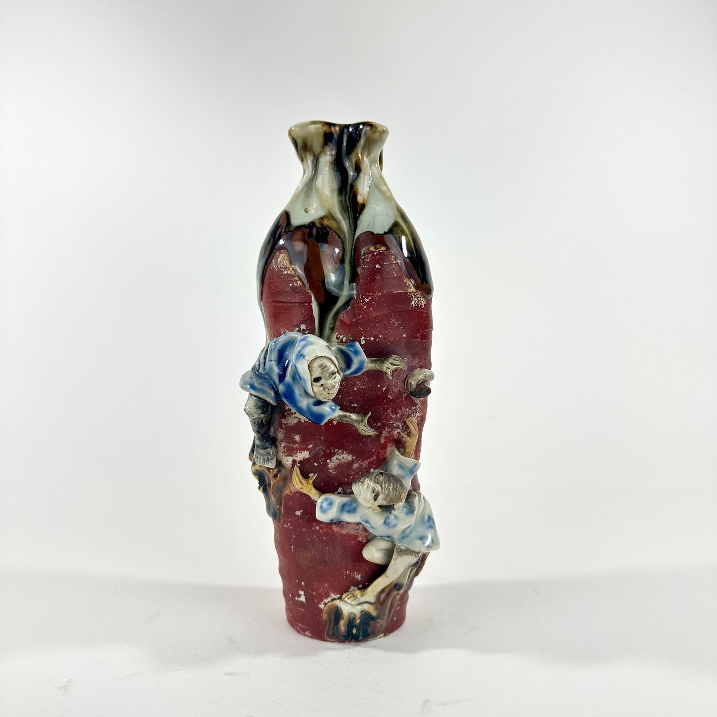 Antique Japanese Meiji Era Sumida Gawa Vase Climbing Figures Red Flambe Ishiguro Koko 8.5" LS#088