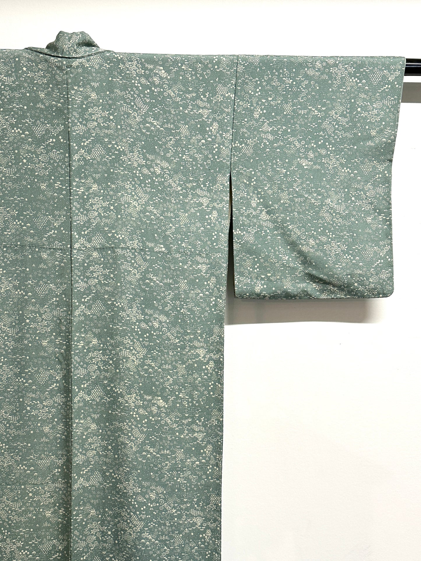 Vintage Japanese Silk Kimono Scattered White Botanical Chirashi Celadon Showa