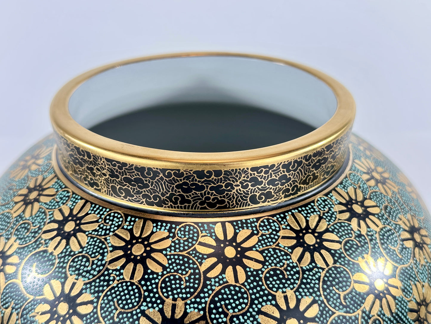Vintage Kutani Shozan Porcelain Lidded Ginger Jar Green Gold Kiku Hardwood Stand Showa 14.5"