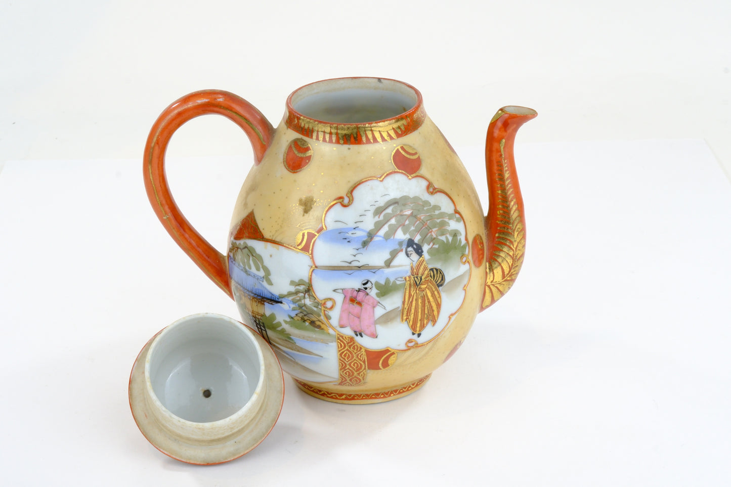 Antique Japanese Satsuma Ware Coffee Pot Bijin Figures Wisteria Shishi Finial Meiji