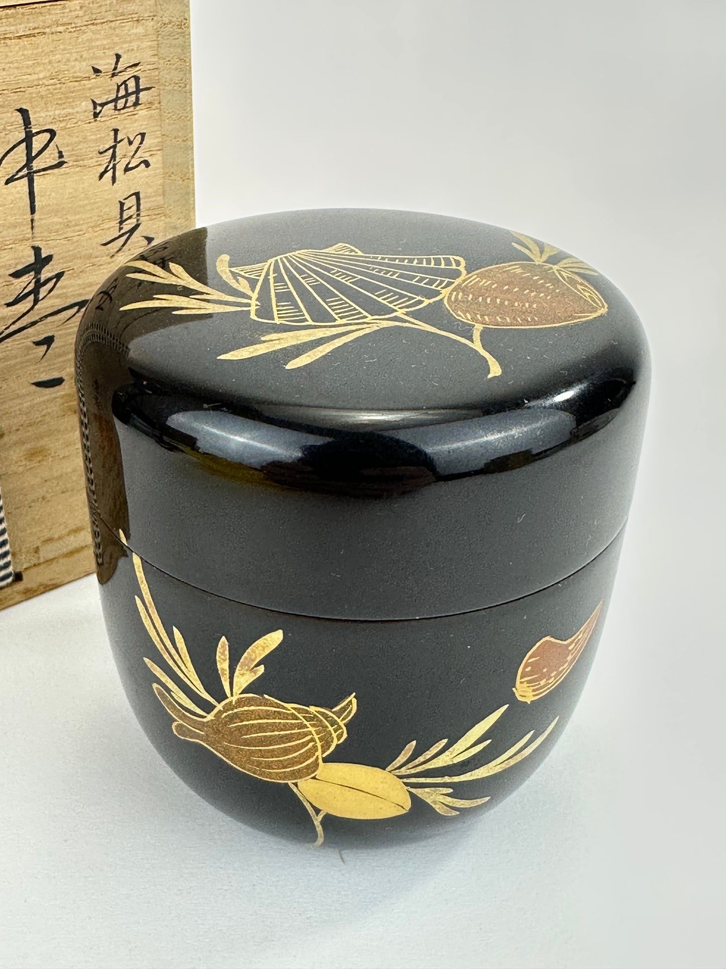 Vintage Japanese Chu-Natsume Wooden Tea Caddy Seashell Motif Mirugai Maki-e w/Box