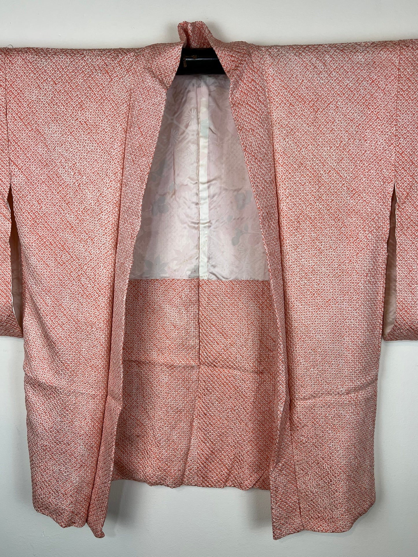 Vintage Japanese Silk Haori Coat in Shibori Tie-dye Style Soft Pink 28"L