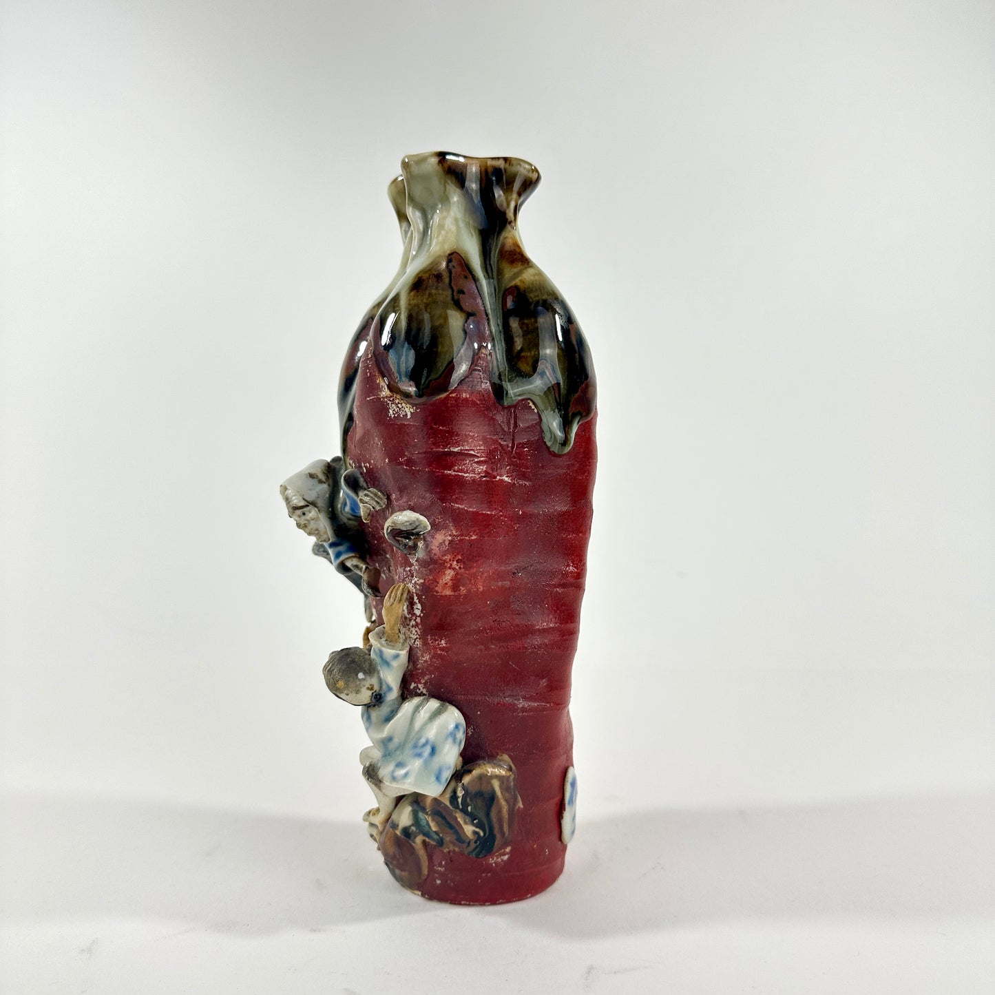 Antique Japanese Meiji Era Sumida Gawa Vase Climbing Figures Red Flambe Ishiguro Koko 8.5" LS#088