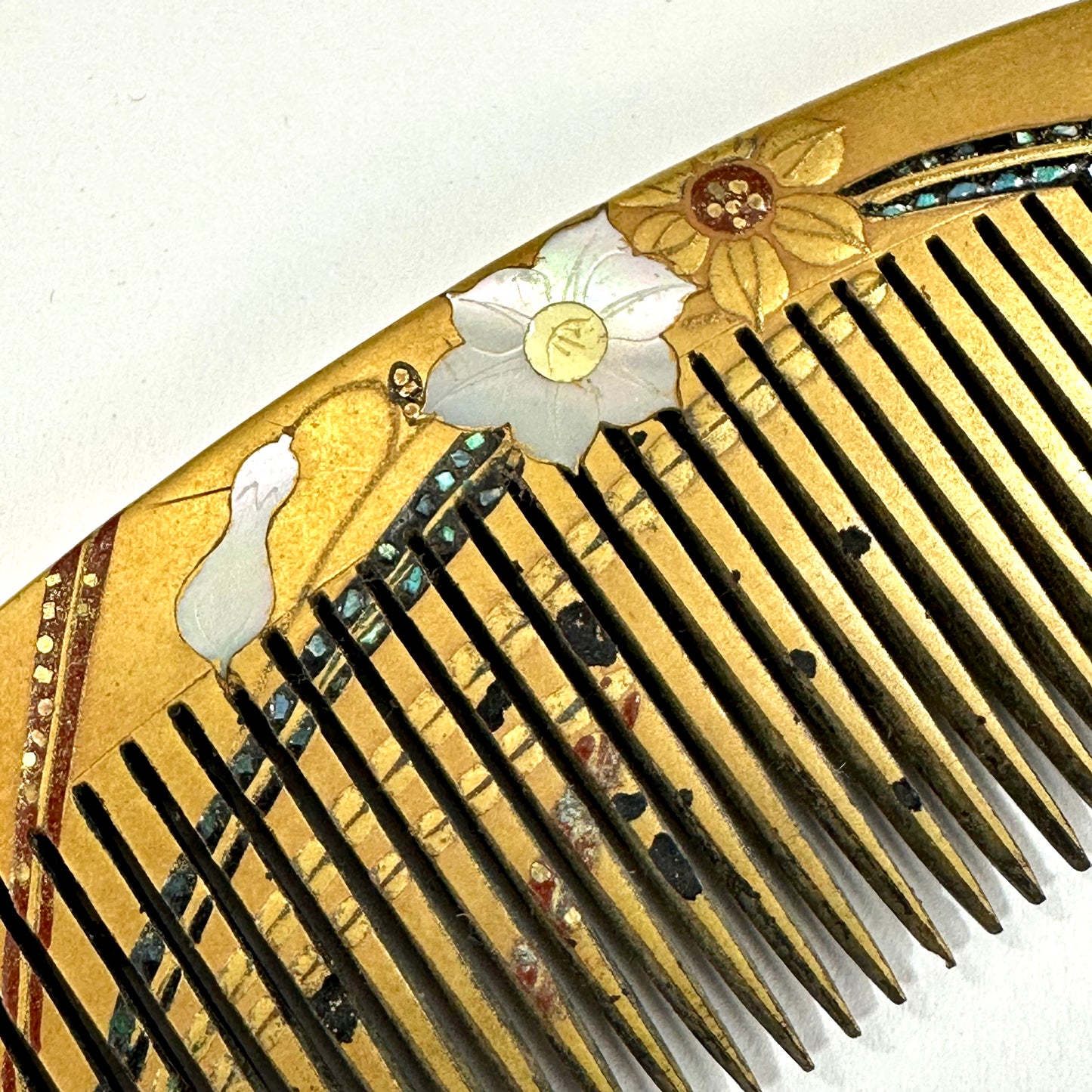 Antique Japanese Geisha Comb Kushi Hairpiece Kanzashi Gold Makie Shell Inlay 3"