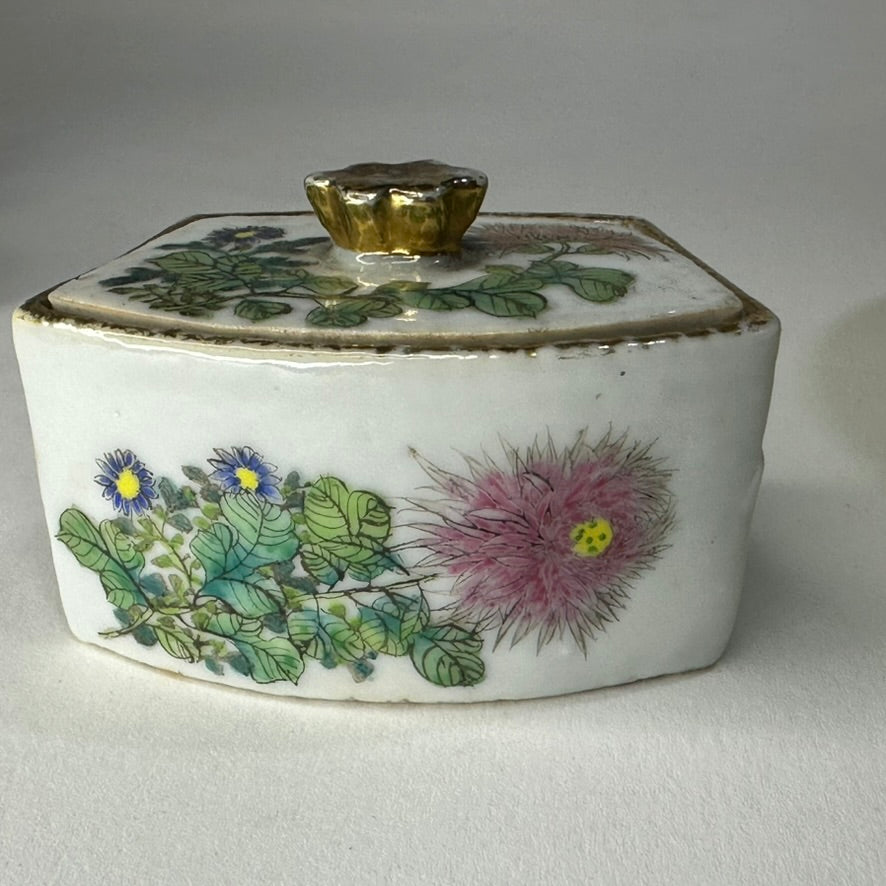 Antique Chinese Qing/Republic Porcelain Cricket House Famille Rose Floral Pine Zhang Mark 2.5"