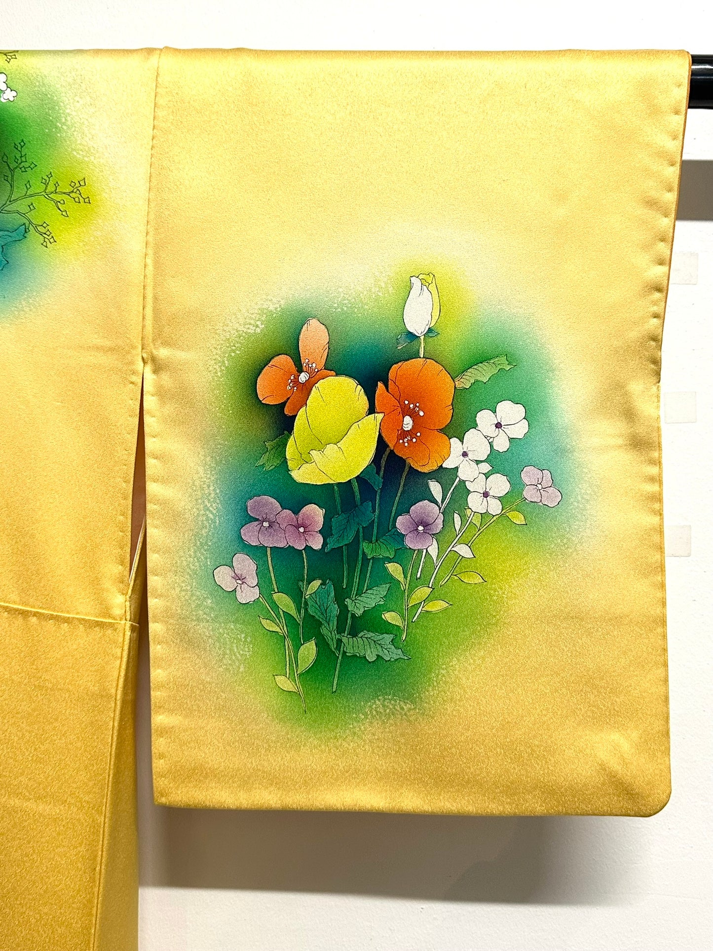Vintage Japanese Silk Kimono Yuzen Poppy Bouquet Roundels Pale Yellow Showa