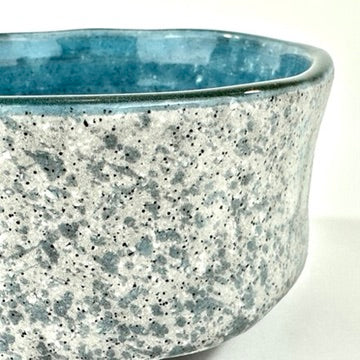 Japanese Chawan Matcha Tea Bowl Grey Speckle Exterior Blue Interior Two Tone Glaze NEW 5"