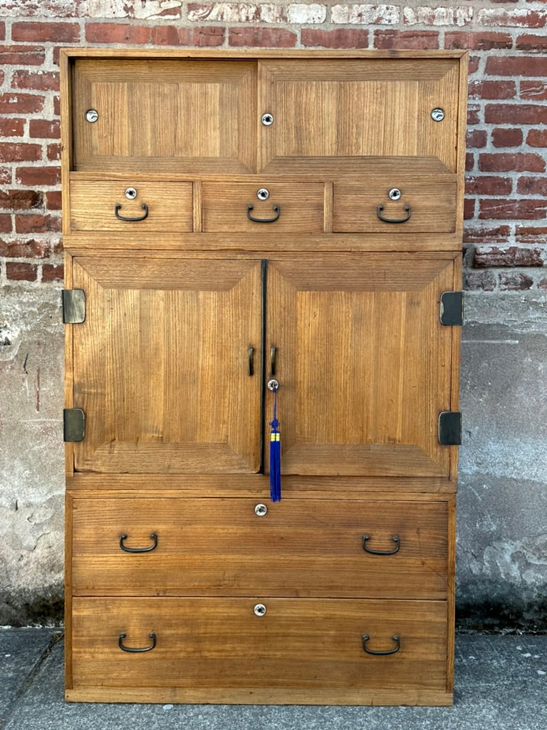 Antique Japanese Taisho Era c1920's Clothing Chest Kiri Ishodansu Tansu 60.5"H